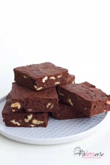 Voorafgaan wervelkolom domesticeren Brownies met walnoten en witte chocolade, en op stap met een personal  shopper - PaTESSerie.com