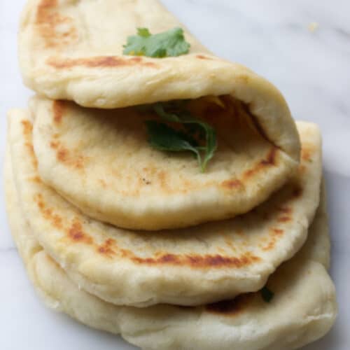 stapel naan brood